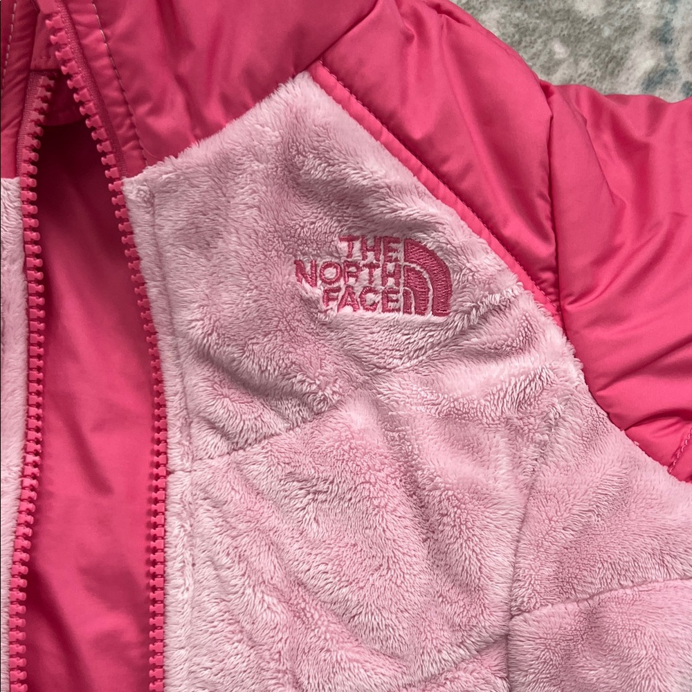The North Face Reversable Fuzzy Pink Toddler Jacket 2T - Picture 5 of 8